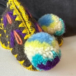 NWOT-Baby’s Handmade w serial number Karagiannis Woolen Slippers w Leather Sole